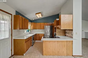 2451 SW Maplewood Dr, Dallas, OR 97338 - Photo 15