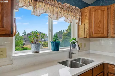 2451 SW Maplewood Dr, Dallas, OR 97338 - Photo 17