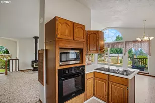 2451 SW Maplewood Dr, Dallas, OR 97338 - Photo 13