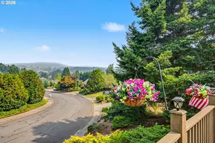2451 SW Maplewood Dr, Dallas, OR 97338 - Photo 37