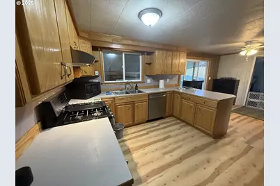 260 N 13th Ave, Elgin, OR 97827 - Photo 5