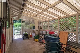 890 W Hickory St, Roseburg, OR 97471 - Photo 39