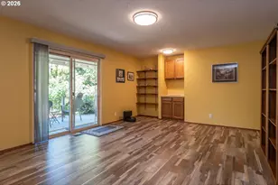 890 W Hickory St, Roseburg, OR 97471 - Photo 15