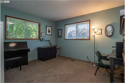 890 W Hickory St, Roseburg, OR 97471 - Photo 21