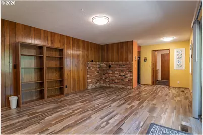 890 W Hickory St, Roseburg, OR 97471 - Photo 13