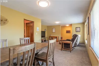 890 W Hickory St, Roseburg, OR 97471 - Photo 7