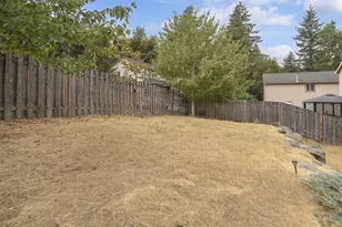 21754 NE Couch Ct, Gresham, OR 97030 - Photo 29