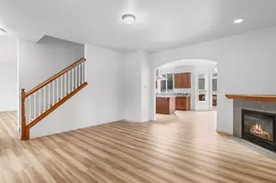 21754 NE Couch Ct, Gresham, OR 97030 - Photo 3