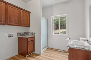 21754 NE Couch Ct, Gresham, OR 97030 - Photo 13