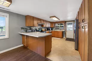 301 Winery Ln, Roseburg, OR 97471 - Photo 11
