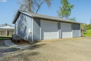 301 Winery Ln, Roseburg, OR 97471 - Photo 33