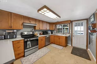 301 Winery Ln, Roseburg, OR 97471 - Photo 13