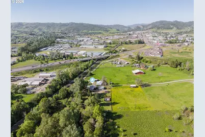 301 Winery Ln, Roseburg, OR 97471 - Photo 47