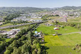 301 Winery Ln, Roseburg, OR 97471 - Photo 47
