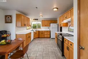 1108 N Hadley Rd, Newberg, OR 97132 - Photo 9