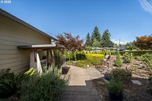 1108 N Hadley Rd, Newberg, OR 97132 - Photo 5