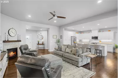 811 Pebble Creek St, Sutherlin, OR 97479 - Photo 7