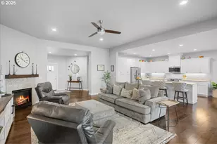 811 Pebble Creek St, Sutherlin, OR 97479 - Photo 7