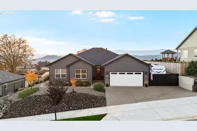 811 Pebble Creek St, Sutherlin, OR 97479 - Photo 1