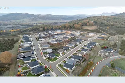 811 Pebble Creek St, Sutherlin, OR 97479 - Photo 39