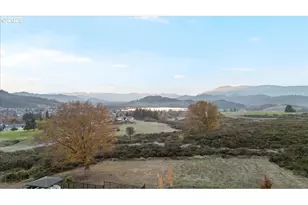 811 Pebble Creek St, Sutherlin, OR 97479 - Photo 33