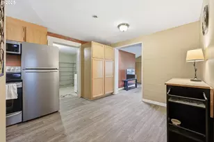 13325 SW Larson St, Beaverton, OR 97005 - Photo 9