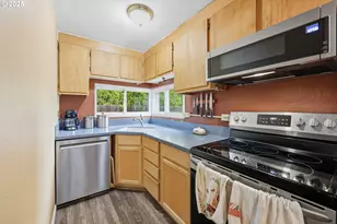 13325 SW Larson St, Beaverton, OR 97005 - Photo 11