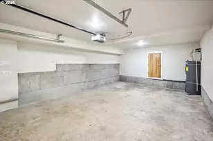 8075 N Edison St, Portland, OR 97203 - Photo 33