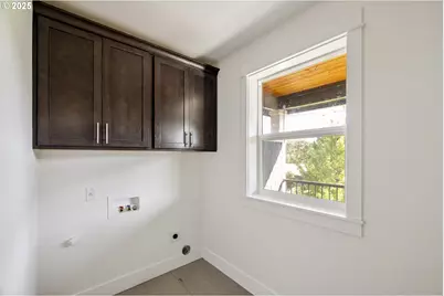 8075 N Edison St, Portland, OR 97203 - Photo 27