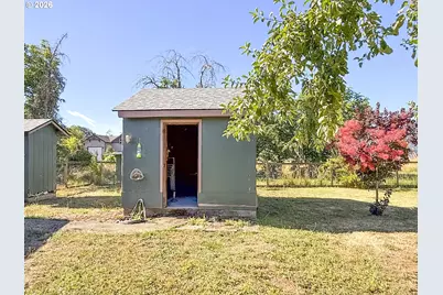 320 E Blakely Ave, Brownsville, OR 97327 - Photo 33