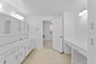 7206 N Amherst St, Portland, OR 97203 - Photo 21