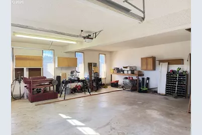 1145 8th St, Florence, OR 97439 - Photo 35