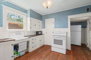 322 W C St, Rainier, OR 97048 - Photo 17