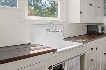 322 W C St, Rainier, OR 97048 - Photo 19