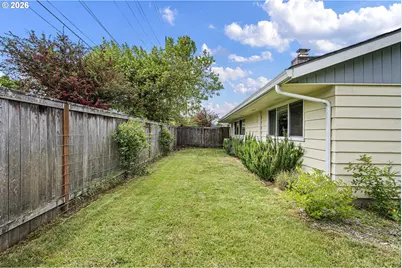 2895 Ferry St, Eugene, OR 97405 - Photo 35