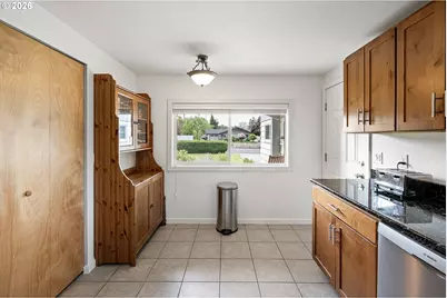 2895 Ferry St, Eugene, OR 97405 - Photo 9