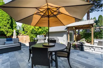 673 Shoreline Way, Eugene, OR 97401 - Photo 35