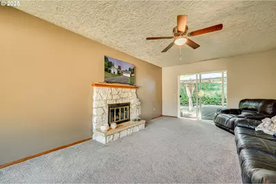 372 Insel Rd, Woodland, WA 98674 - Photo 3