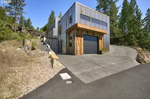 19476 SW Century Dr, Bend, OR 97702 - Photo 33