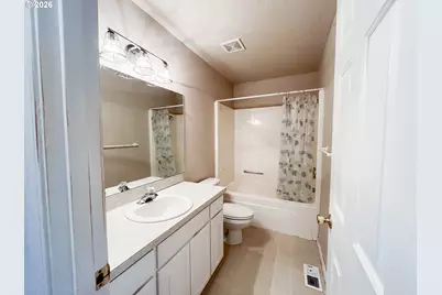 1325 Independence Ave, Woodburn, OR 97071 - Photo 11