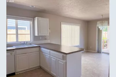 1325 Independence Ave, Woodburn, OR 97071 - Photo 7