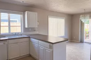 1325 Independence Ave, Woodburn, OR 97071 - Photo 7