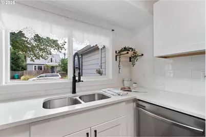 8019 SE Boise St, Portland, OR 97206 - Photo 17