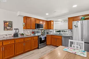 972 W L St, Springfield, OR 97477 - Photo 19