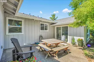 325 Ash St, Silverton, OR 97381 - Photo 23
