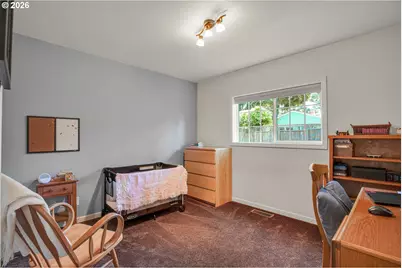 325 Ash St, Silverton, OR 97381 - Photo 15