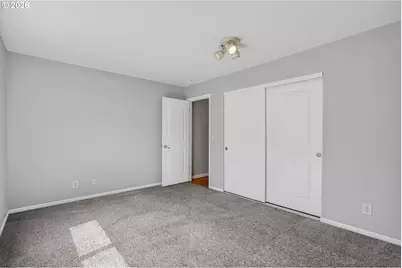 325 Ash St, Silverton, OR 97381 - Photo 13