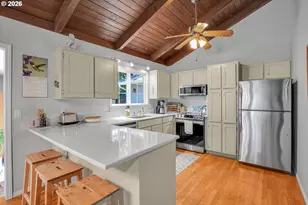 325 Ash St, Silverton, OR 97381 - Photo 5