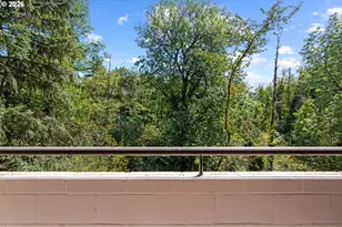 6605 W Burnside St, Portland, OR 97210 - Photo 23