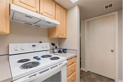 6605 W Burnside St #131, Portland, OR 97210 - Photo 9